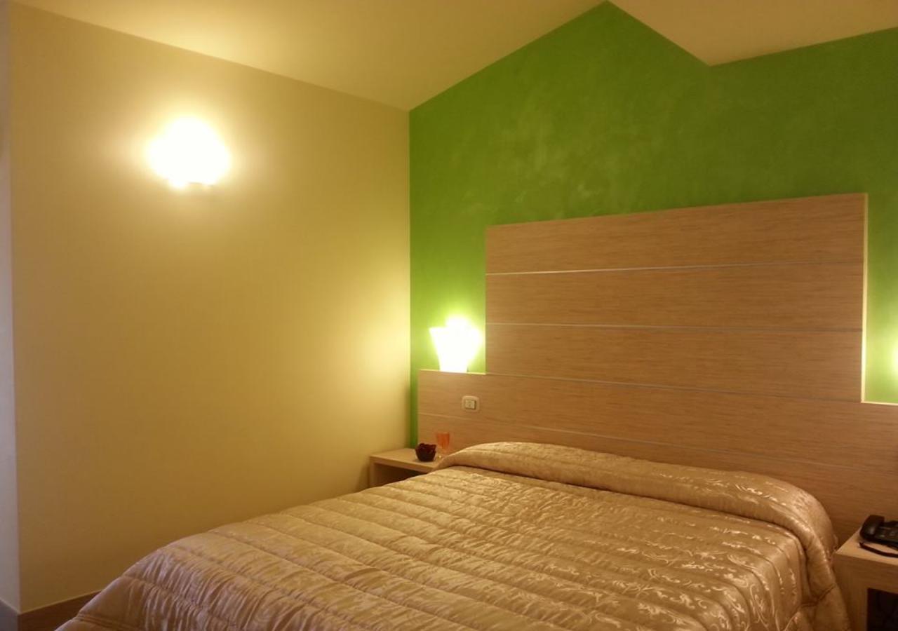 Hotel La Rosa Dei Venti Monte San Giusto Екстер'єр фото