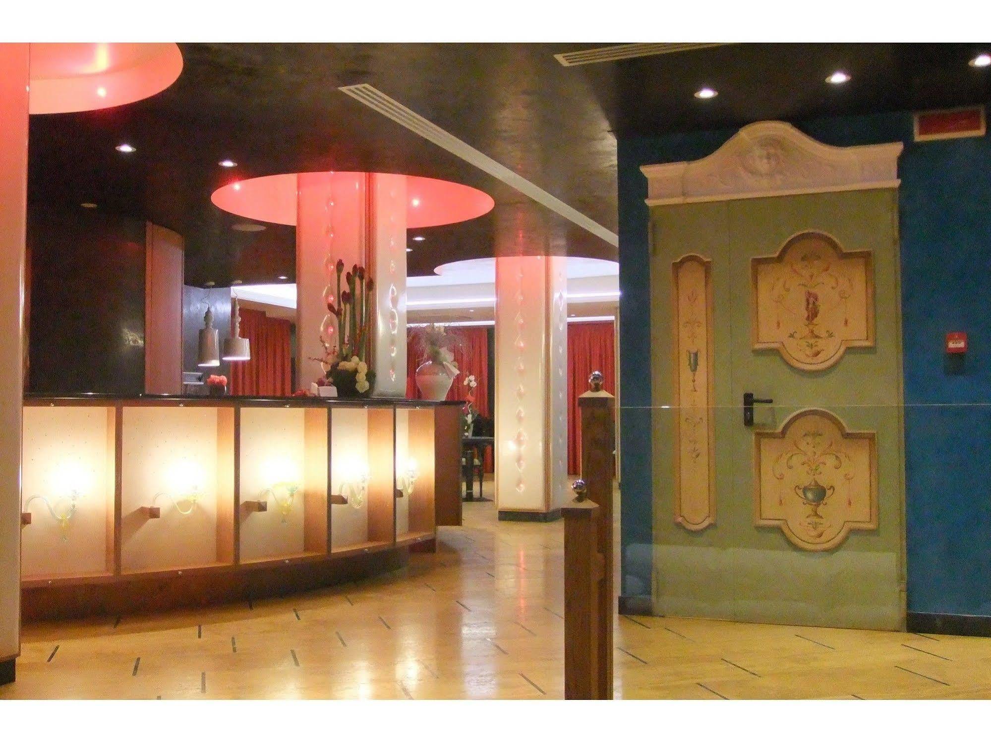 Hotel La Rosa Dei Venti Monte San Giusto Екстер'єр фото